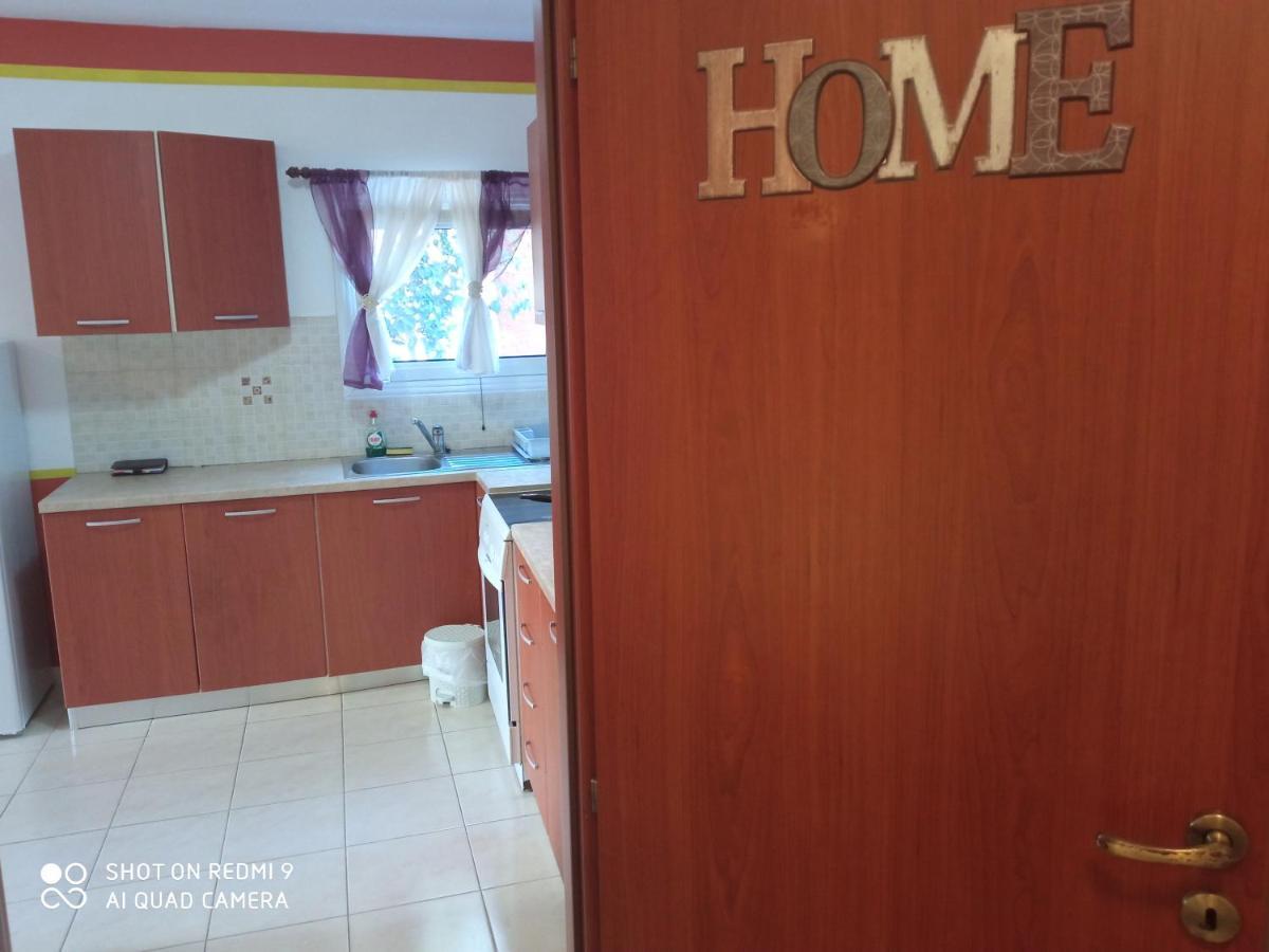 S.D Apartment 2 Lavrio Exterior photo