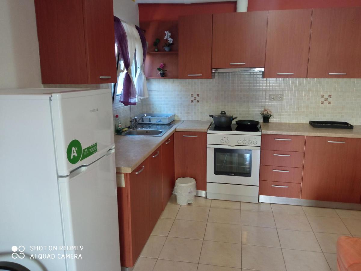 S.D Apartment 2 Lavrio Exterior photo